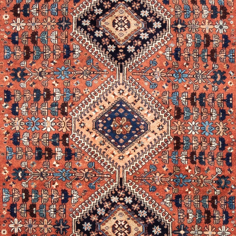 ヤラメ 絨毯 240x153cm - ペルシャ絨毯