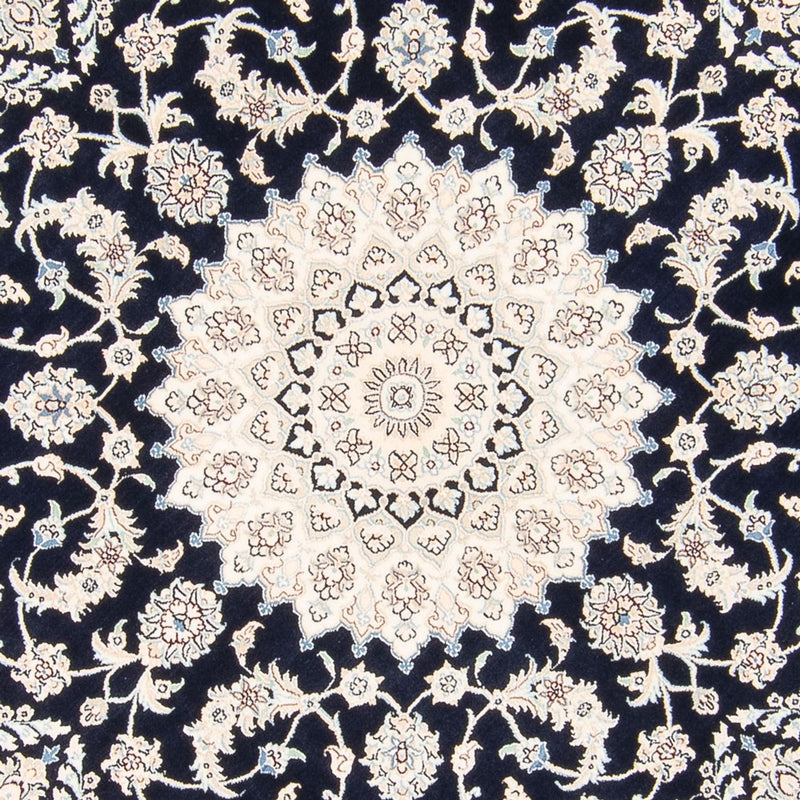 ナイン 絨毯 204x195cm - ペルシャ絨毯