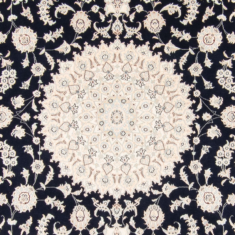 ナイン 絨毯 268x245cm - ペルシャ絨毯