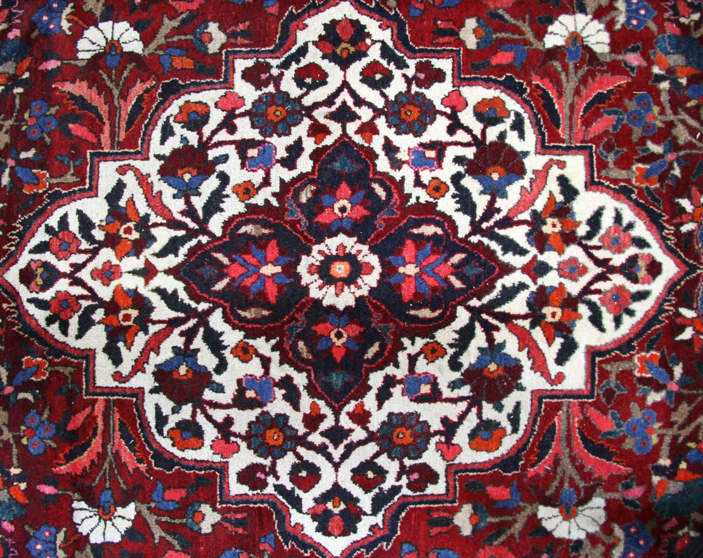 バフティアール 絨毯 332x209cm - ペルシャ絨毯
