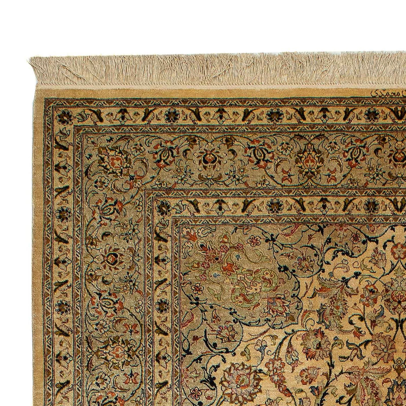 ゴム 絨毯 204x129cm - ペルシャ絨毯