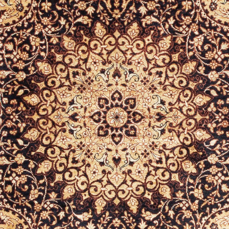 ゴム 絨毯 118x78cm - ペルシャ絨毯